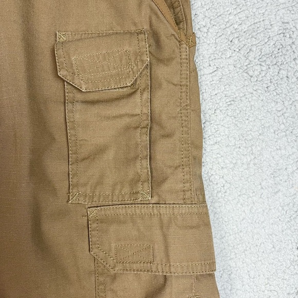 5.11 Tactical Cargo Shorts Men's 34 Khaki Utility Pockets - Picture 5 of 9